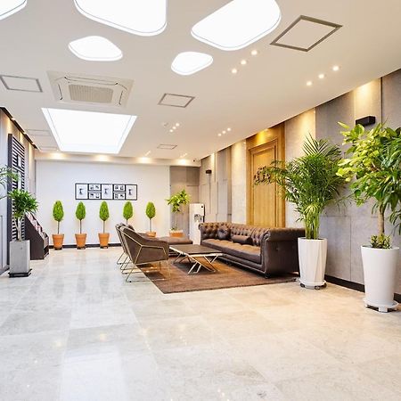 ควางจู โนเบิล สเตย์ โฮเทล Hotel Gwangju Metropolitan City ภายนอก รูปภาพ