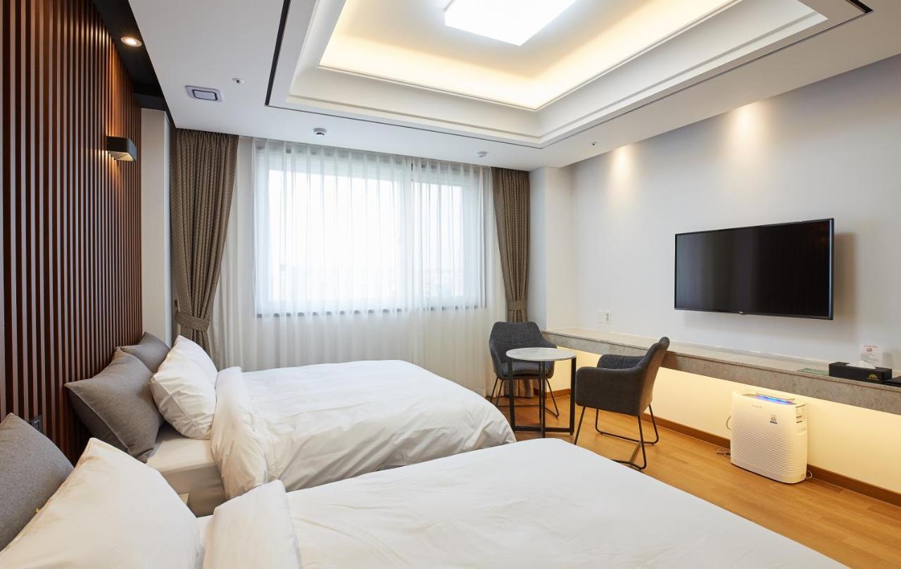 ควางจู โนเบิล สเตย์ โฮเทล Hotel Gwangju Metropolitan City ภายนอก รูปภาพ