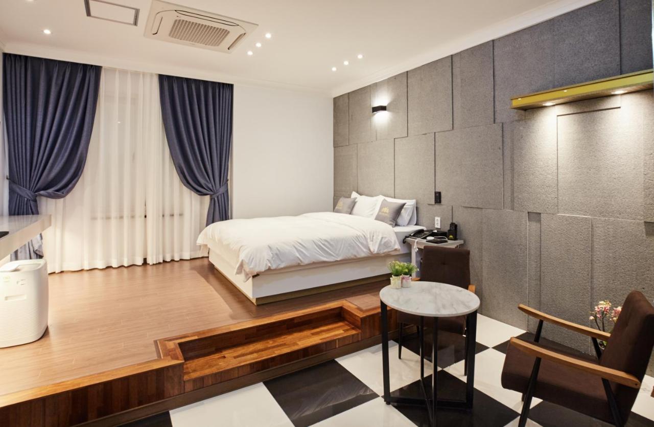 ควางจู โนเบิล สเตย์ โฮเทล Hotel Gwangju Metropolitan City ภายนอก รูปภาพ