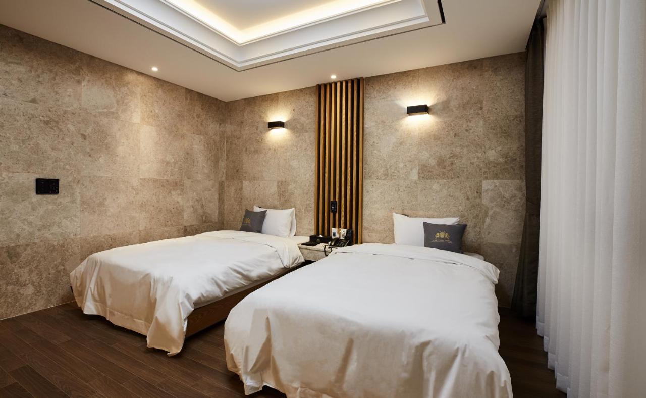 ควางจู โนเบิล สเตย์ โฮเทล Hotel Gwangju Metropolitan City ภายนอก รูปภาพ
