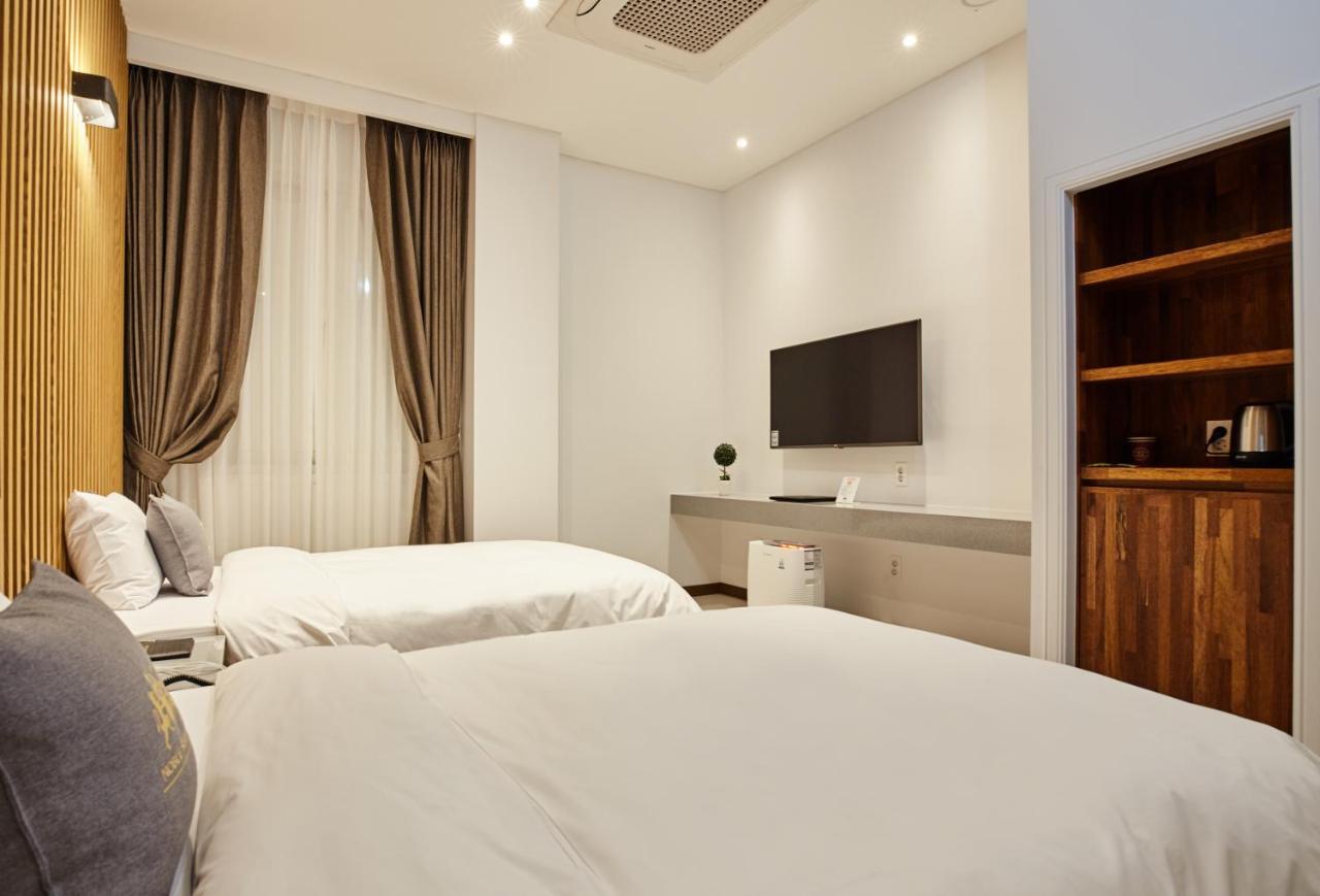 ควางจู โนเบิล สเตย์ โฮเทล Hotel Gwangju Metropolitan City ภายนอก รูปภาพ