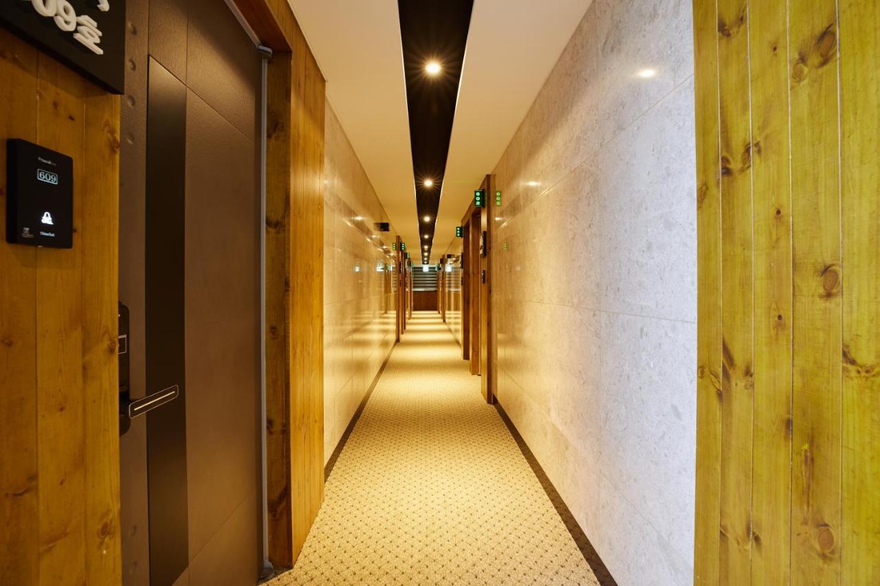 ควางจู โนเบิล สเตย์ โฮเทล Hotel Gwangju Metropolitan City ภายนอก รูปภาพ