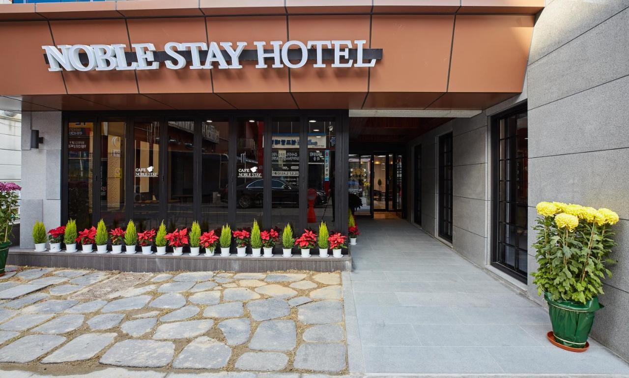 ควางจู โนเบิล สเตย์ โฮเทล Hotel Gwangju Metropolitan City ภายนอก รูปภาพ