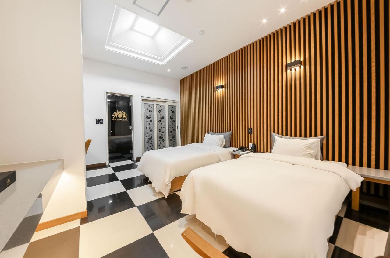 ควางจู โนเบิล สเตย์ โฮเทล Hotel Gwangju Metropolitan City ภายนอก รูปภาพ