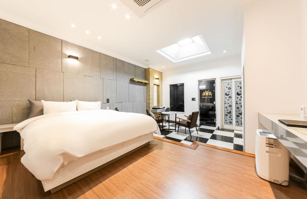 ควางจู โนเบิล สเตย์ โฮเทล Hotel Gwangju Metropolitan City ภายนอก รูปภาพ