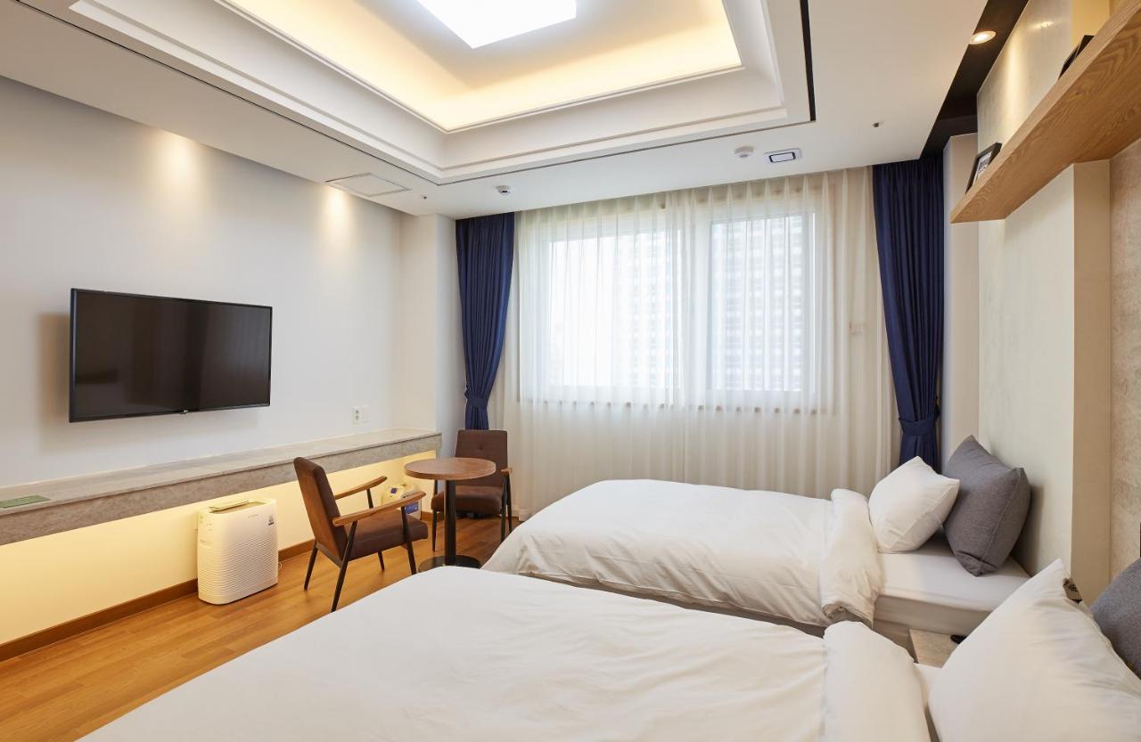 ควางจู โนเบิล สเตย์ โฮเทล Hotel Gwangju Metropolitan City ภายนอก รูปภาพ