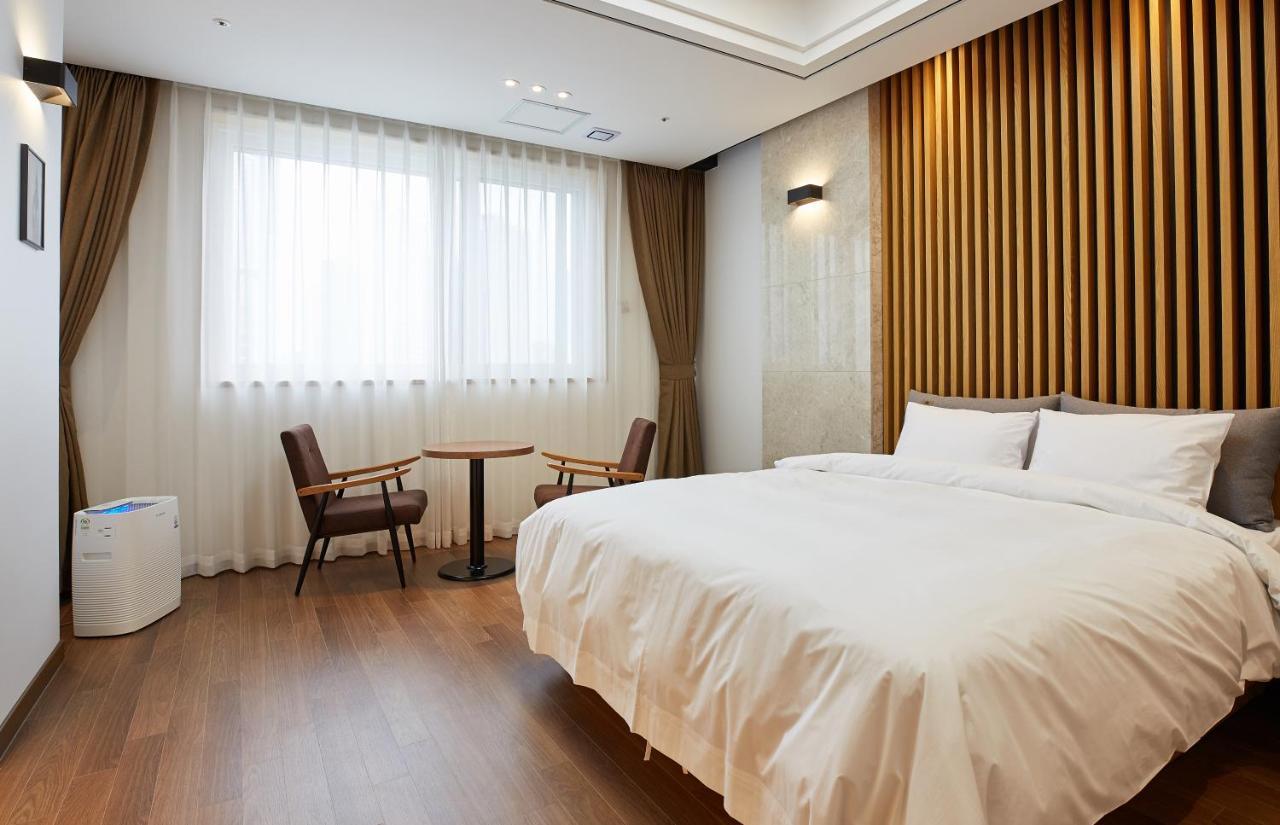 ควางจู โนเบิล สเตย์ โฮเทล Hotel Gwangju Metropolitan City ภายนอก รูปภาพ