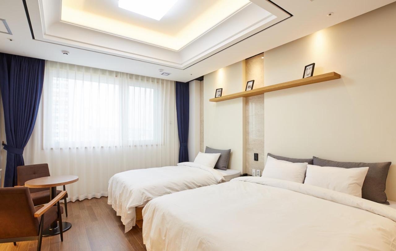 ควางจู โนเบิล สเตย์ โฮเทล Hotel Gwangju Metropolitan City ภายนอก รูปภาพ